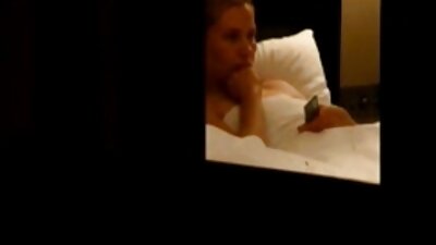 電話セックスをしているローラ イケメン エロ 動画